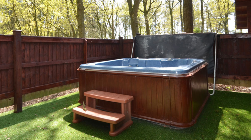 Lodge hot Tub